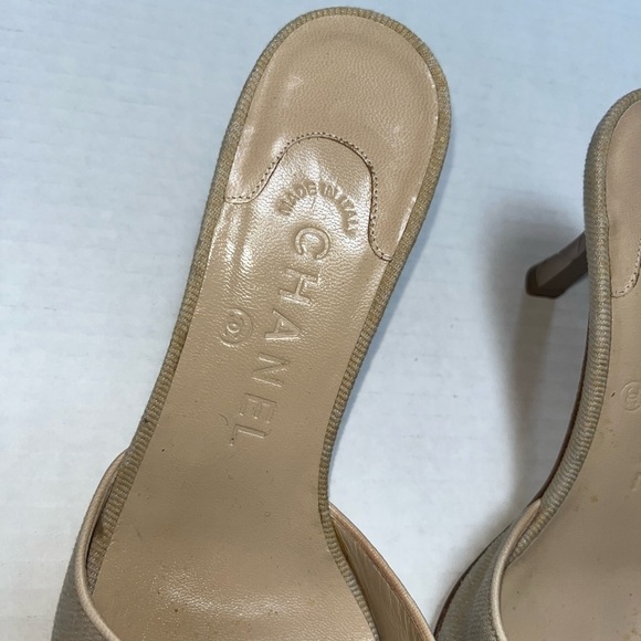 Chanel slide boho classic retro sandals heels Wheat color fabric silver logo 6.5 - Picture 4 of 15